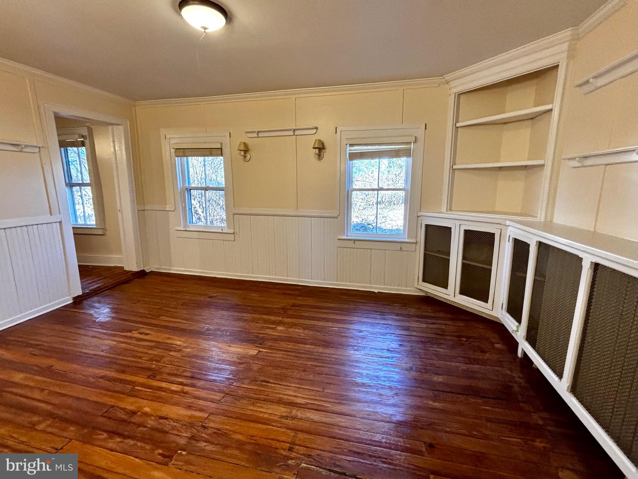 8122 JOHN MOSBY HWY.