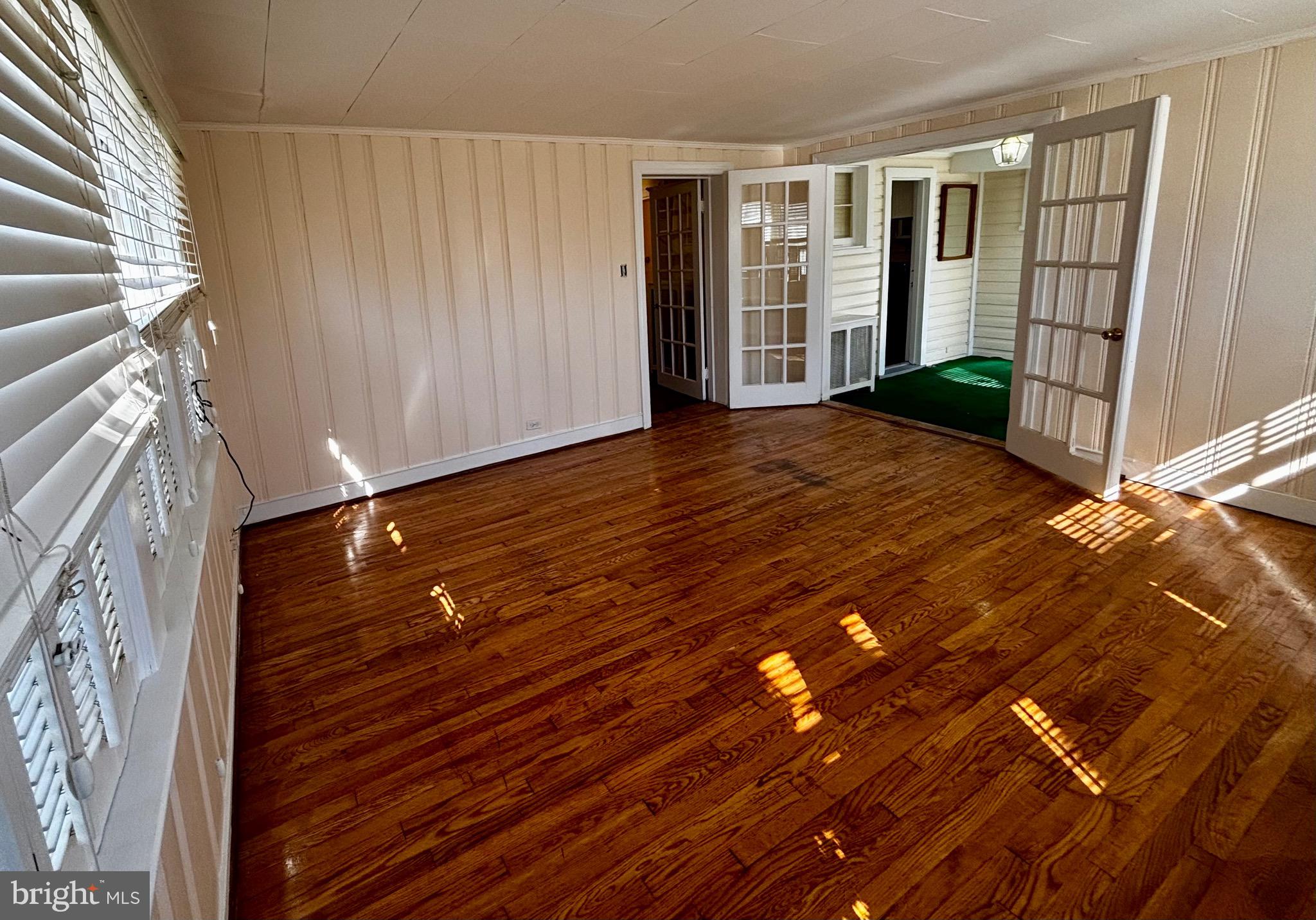 8122 JOHN MOSBY HWY.