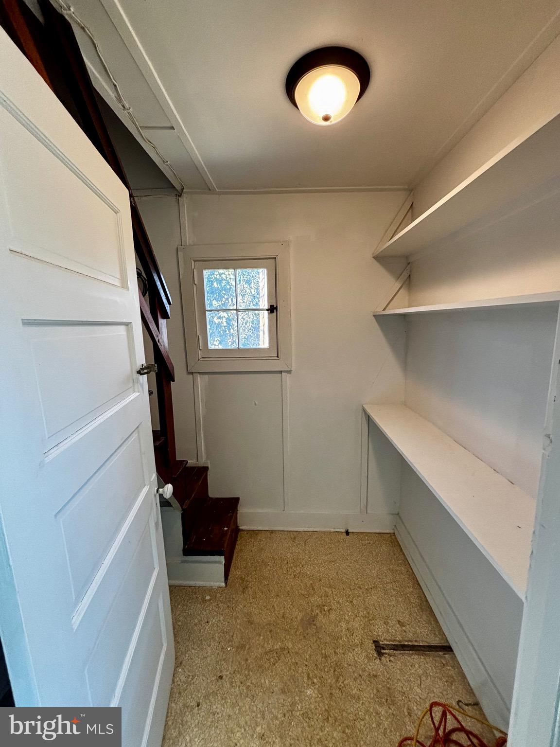 8122 JOHN MOSBY HWY.