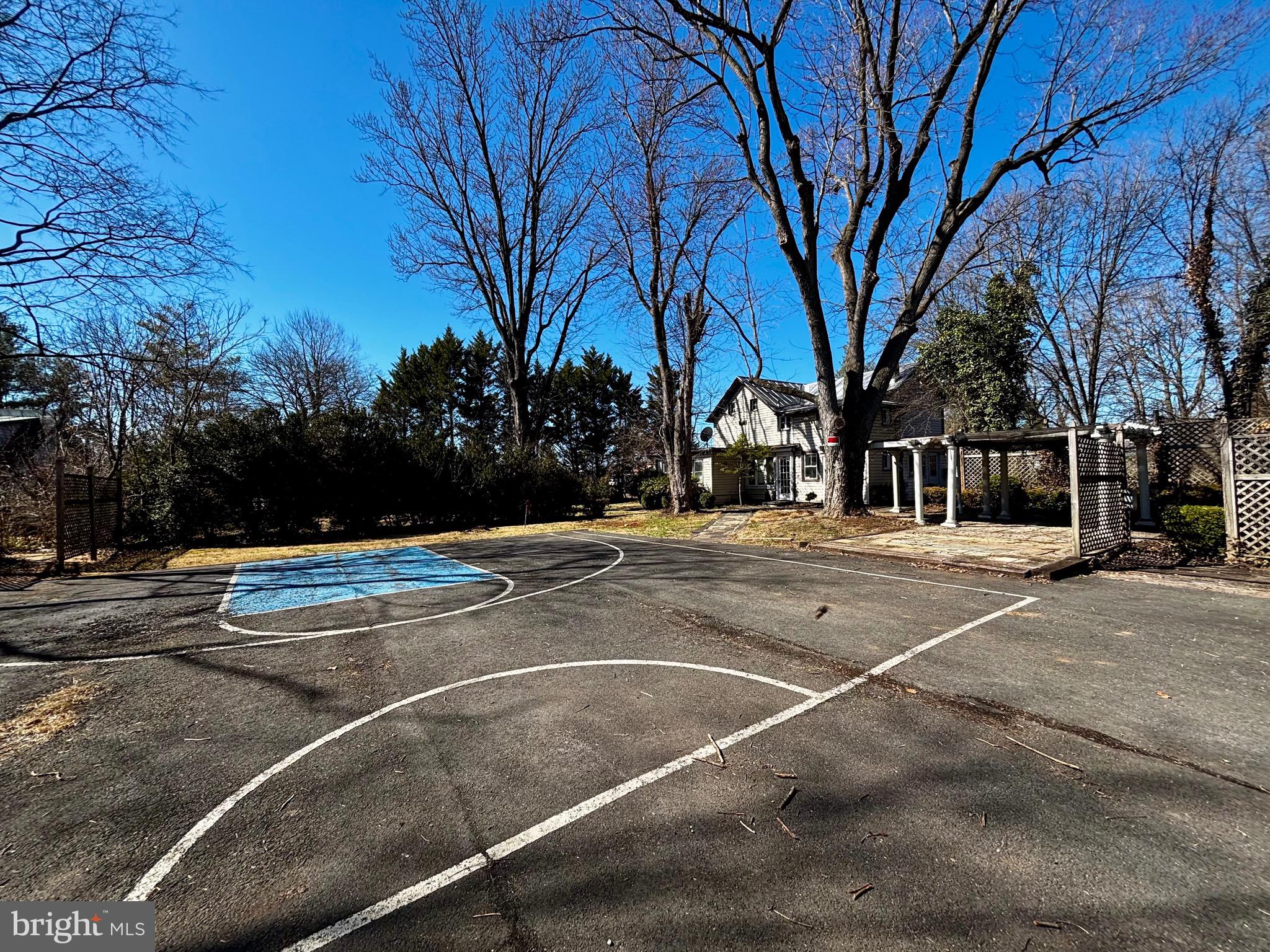 8122 JOHN MOSBY HWY.