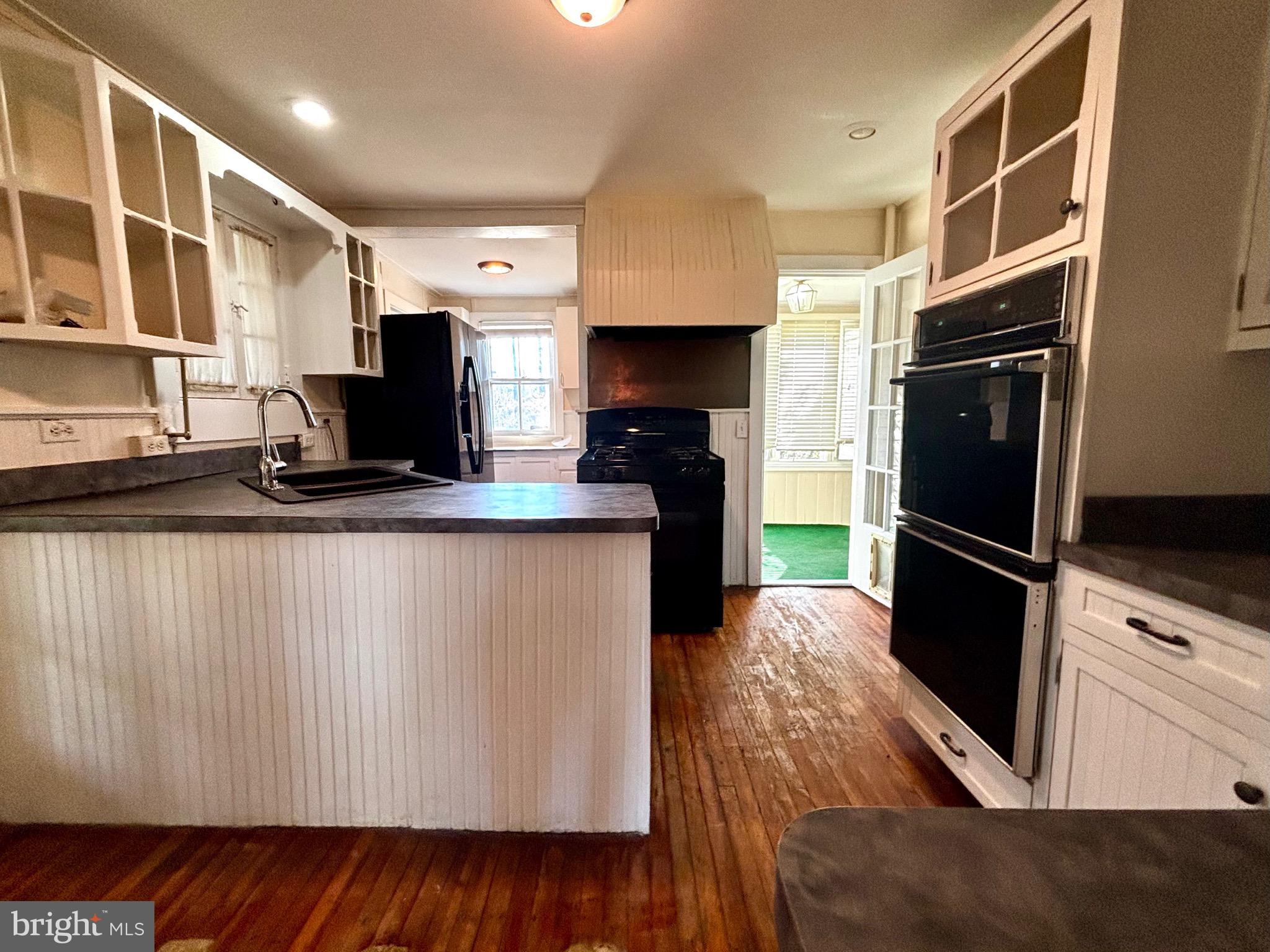 8122 JOHN MOSBY HWY.