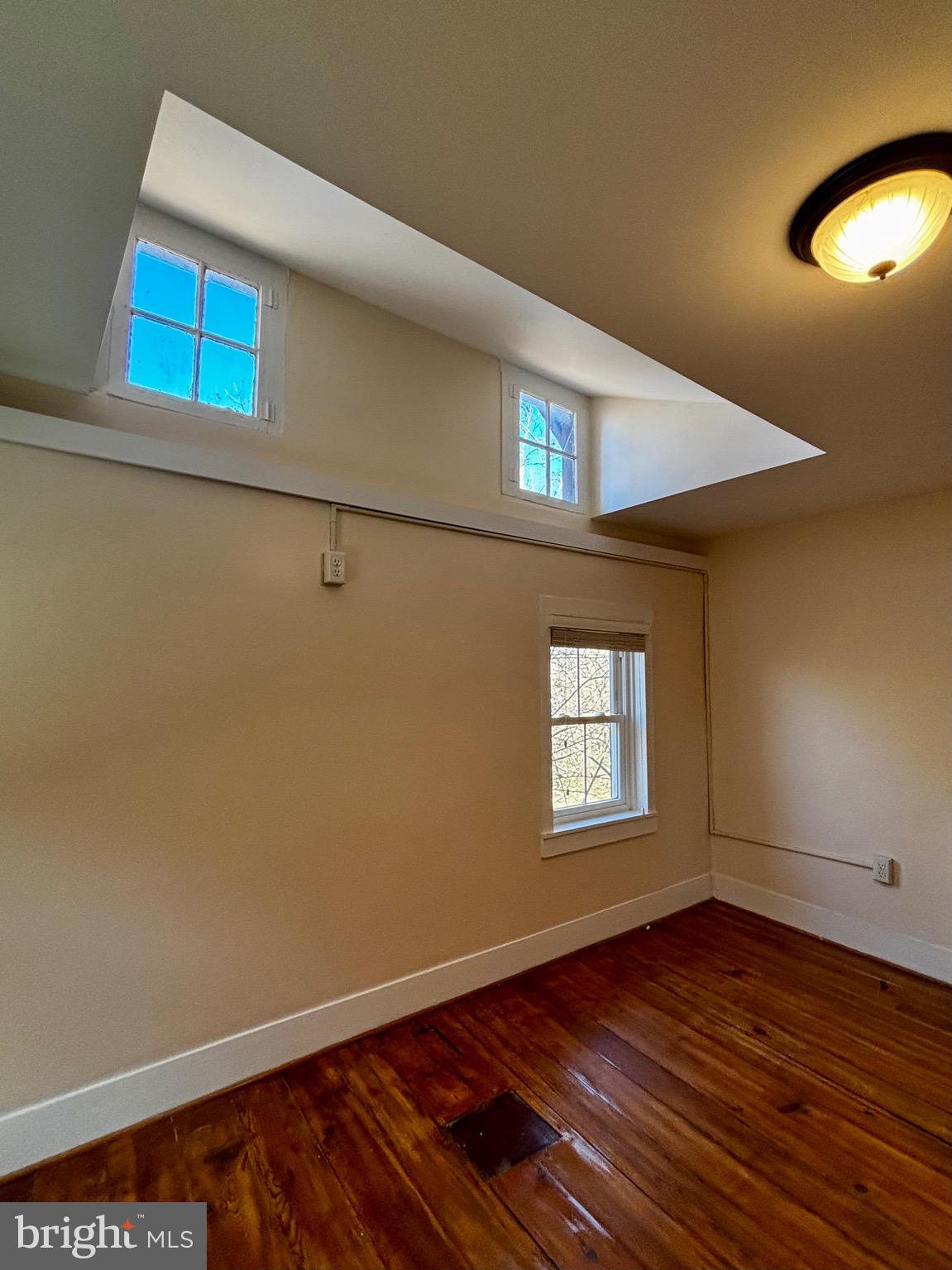 8122 JOHN MOSBY HWY.