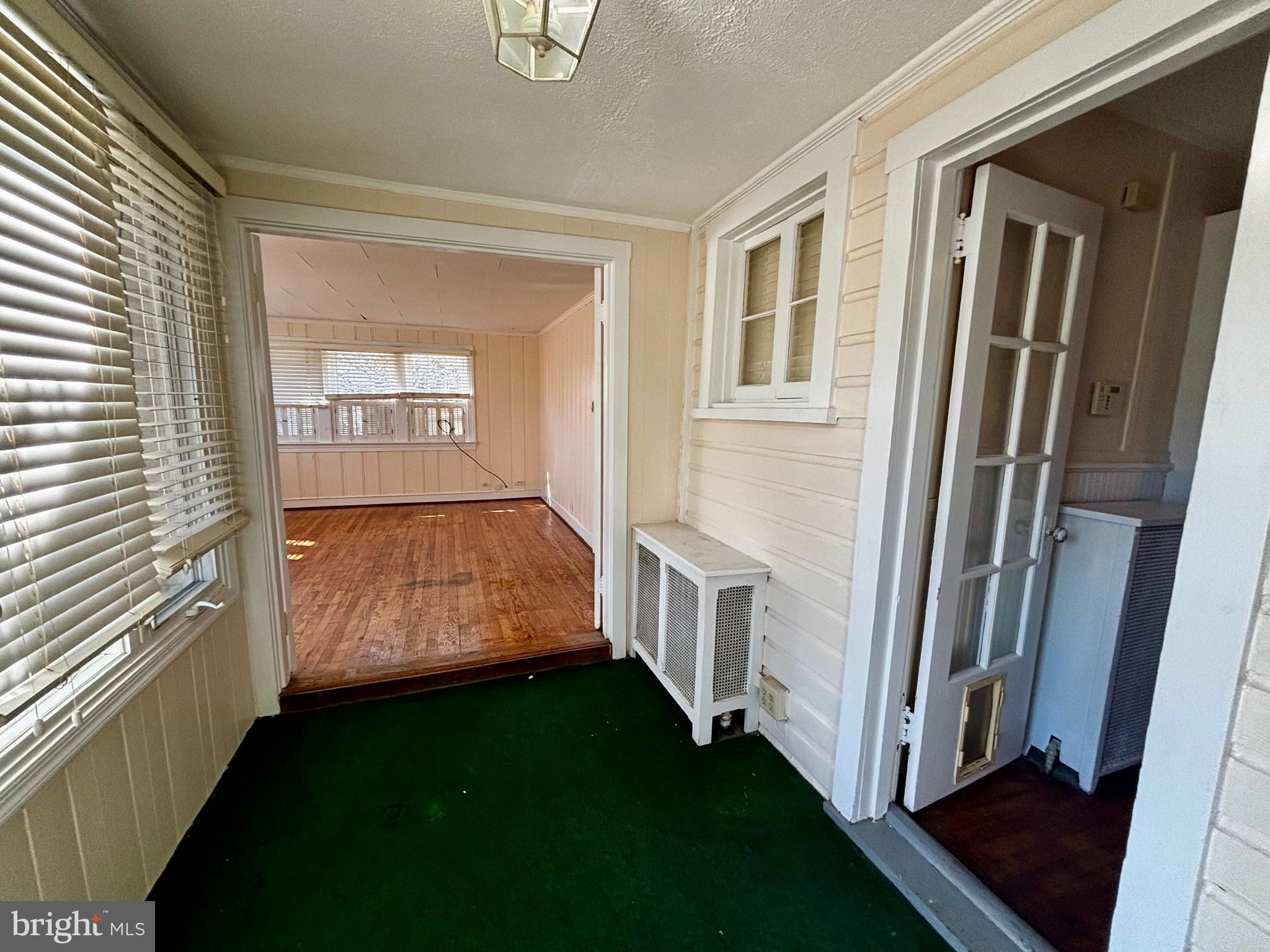 8122 JOHN MOSBY HWY.