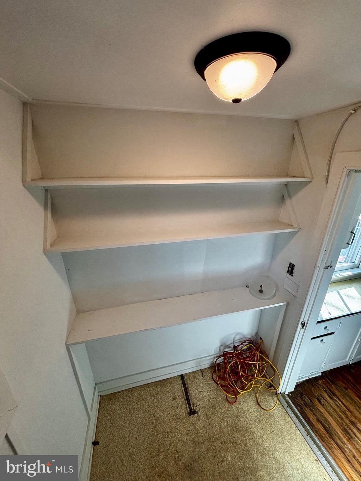 8122 JOHN MOSBY HWY.