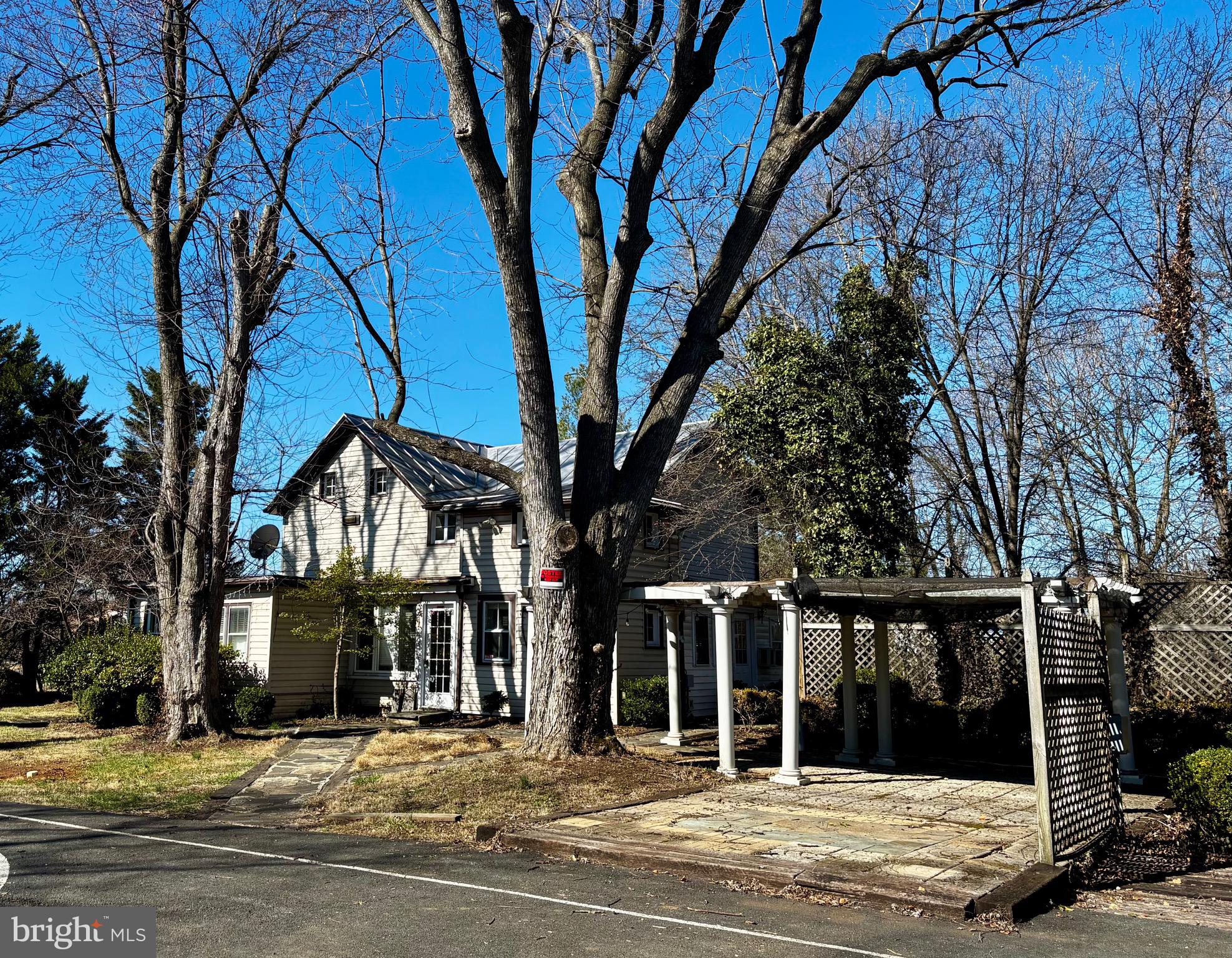 8122 JOHN MOSBY HWY.