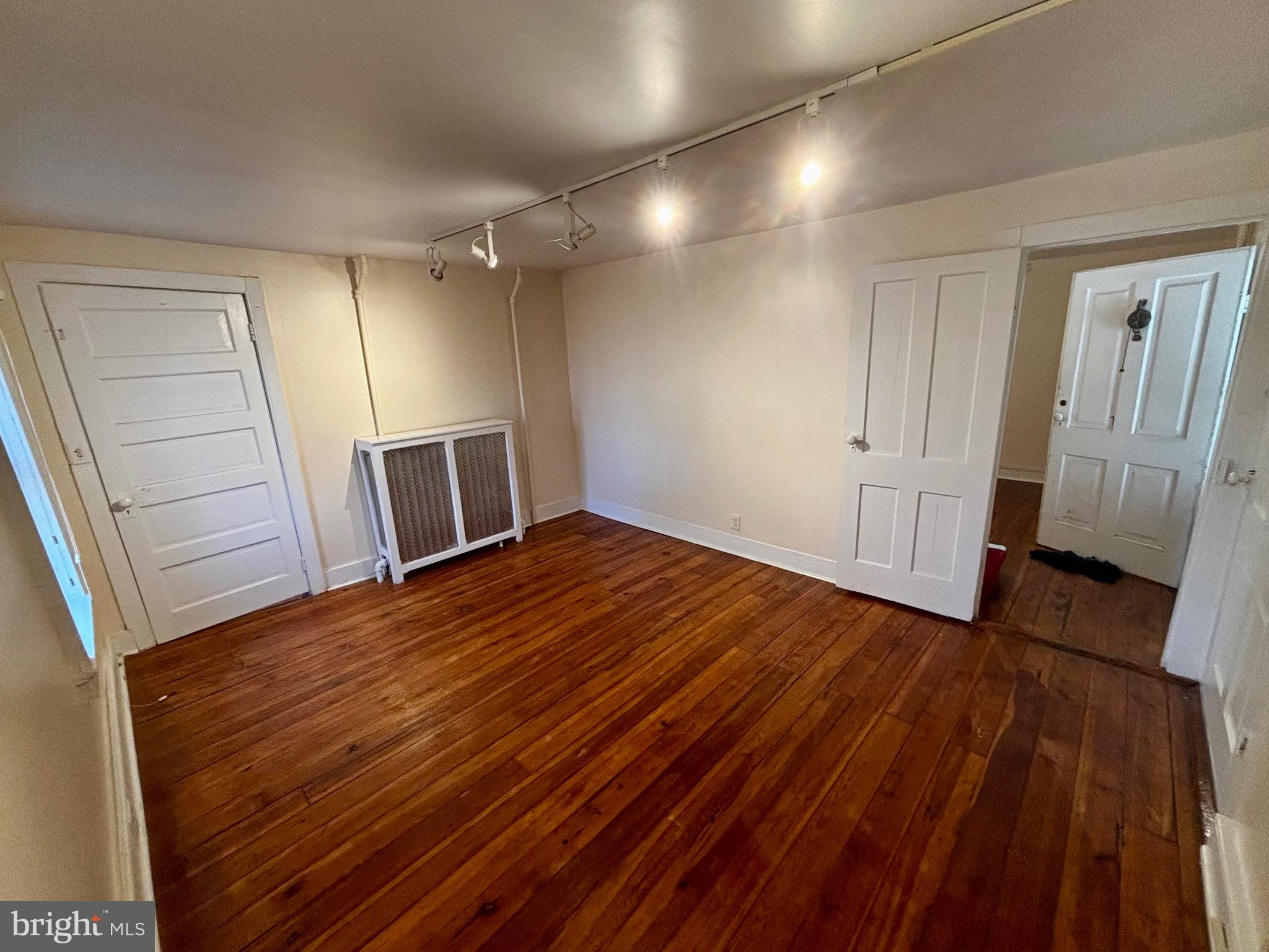 8122 JOHN MOSBY HWY.