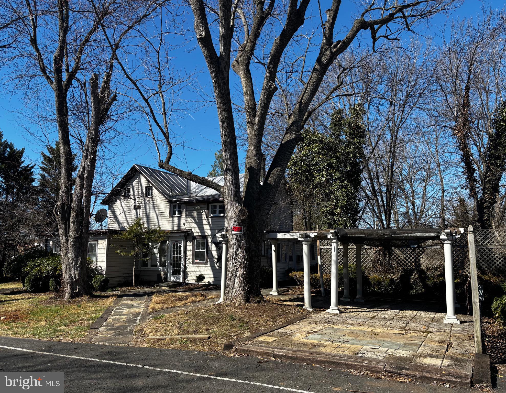 8122 JOHN MOSBY HWY.