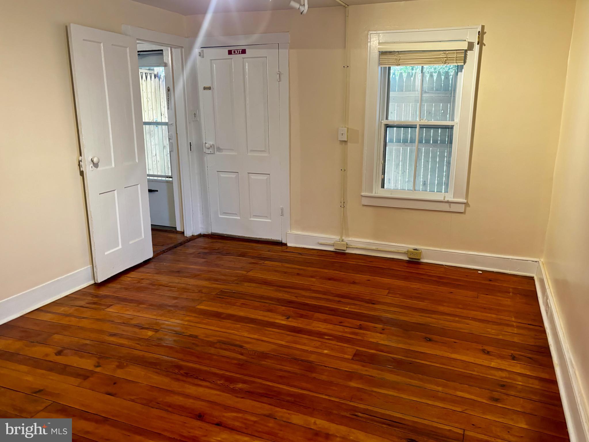 8122 JOHN MOSBY HWY.