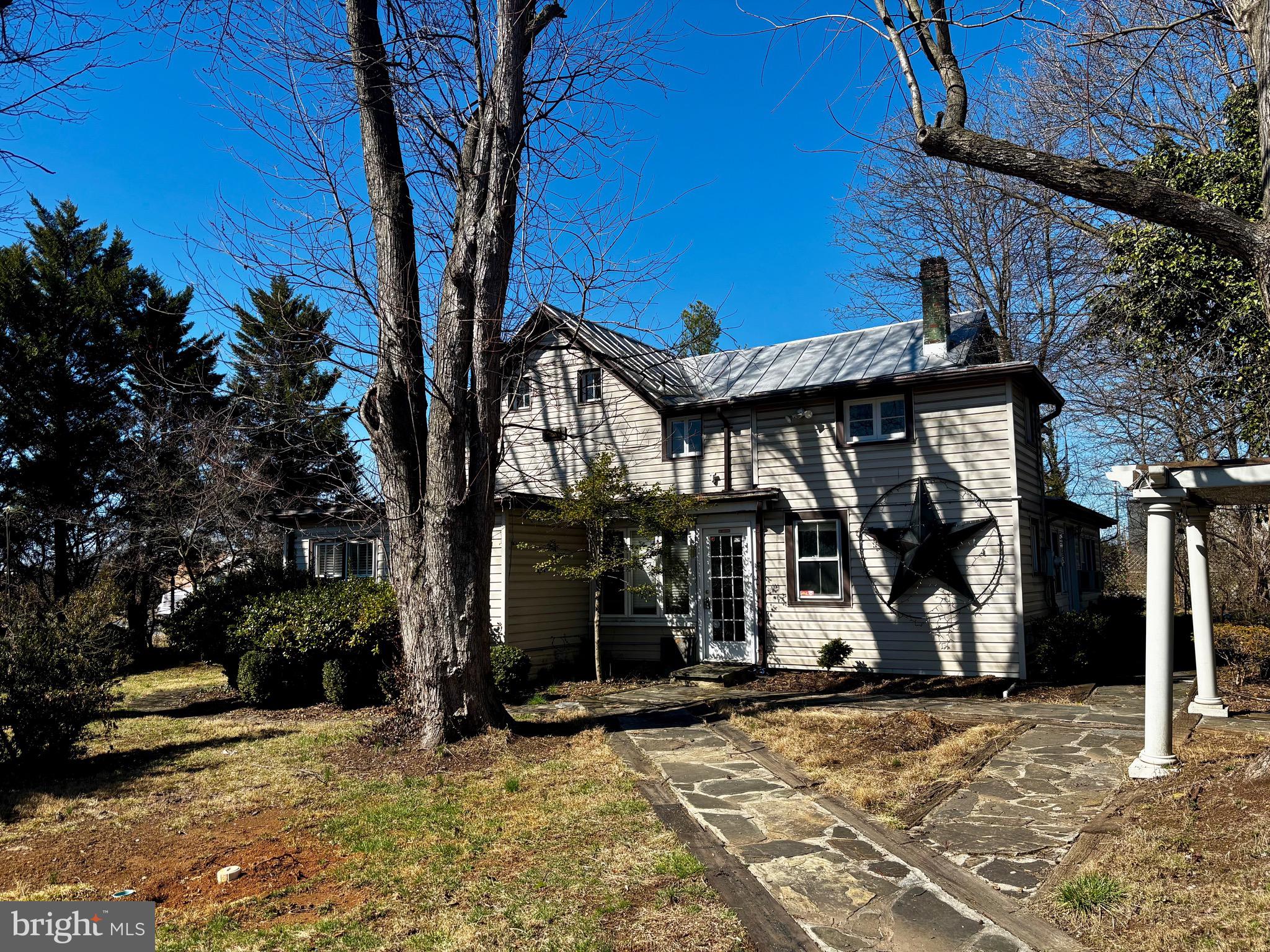 8122 JOHN MOSBY HWY.