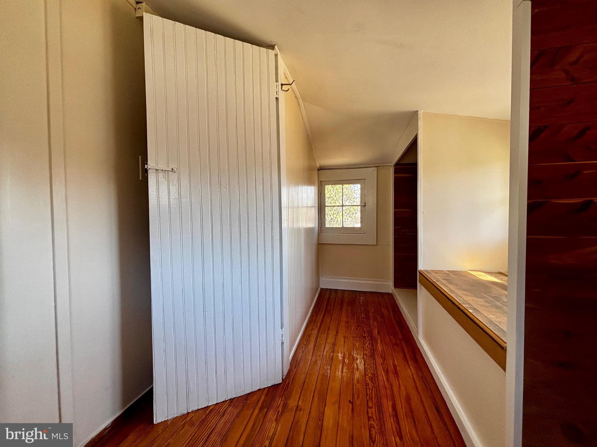 8122 JOHN MOSBY HWY.