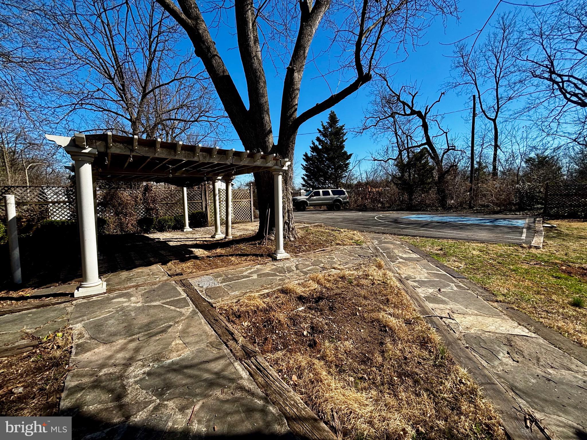 8122 JOHN MOSBY HWY.