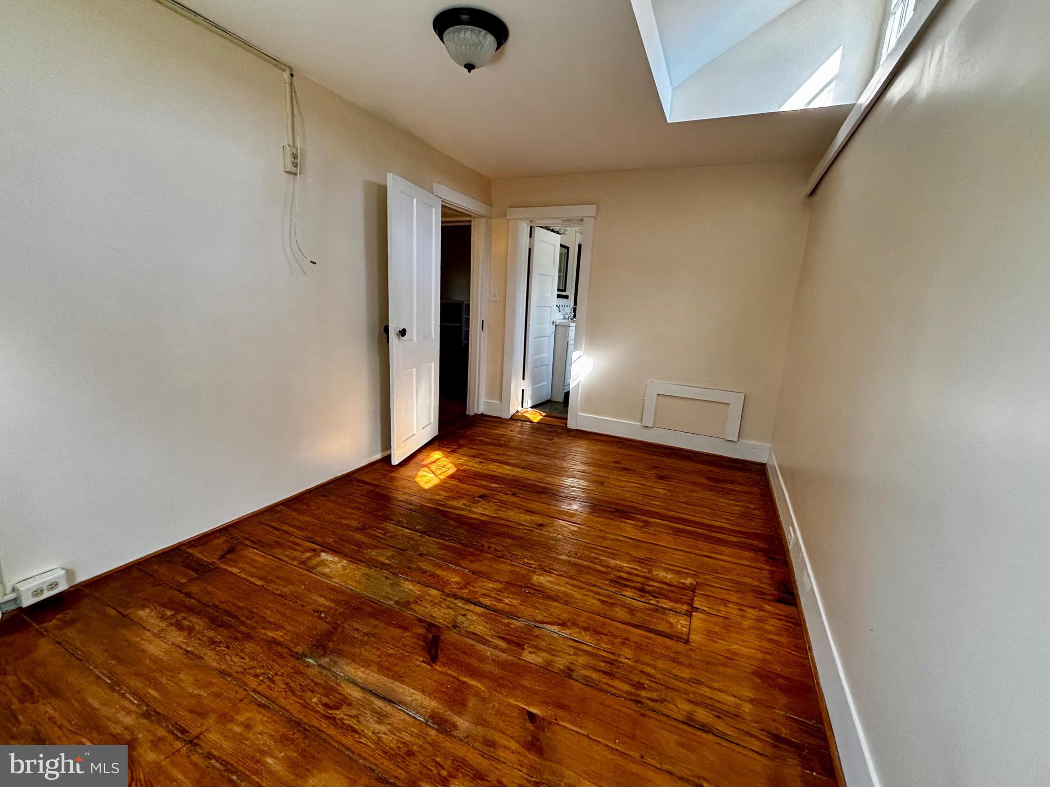 8122 JOHN MOSBY HWY.