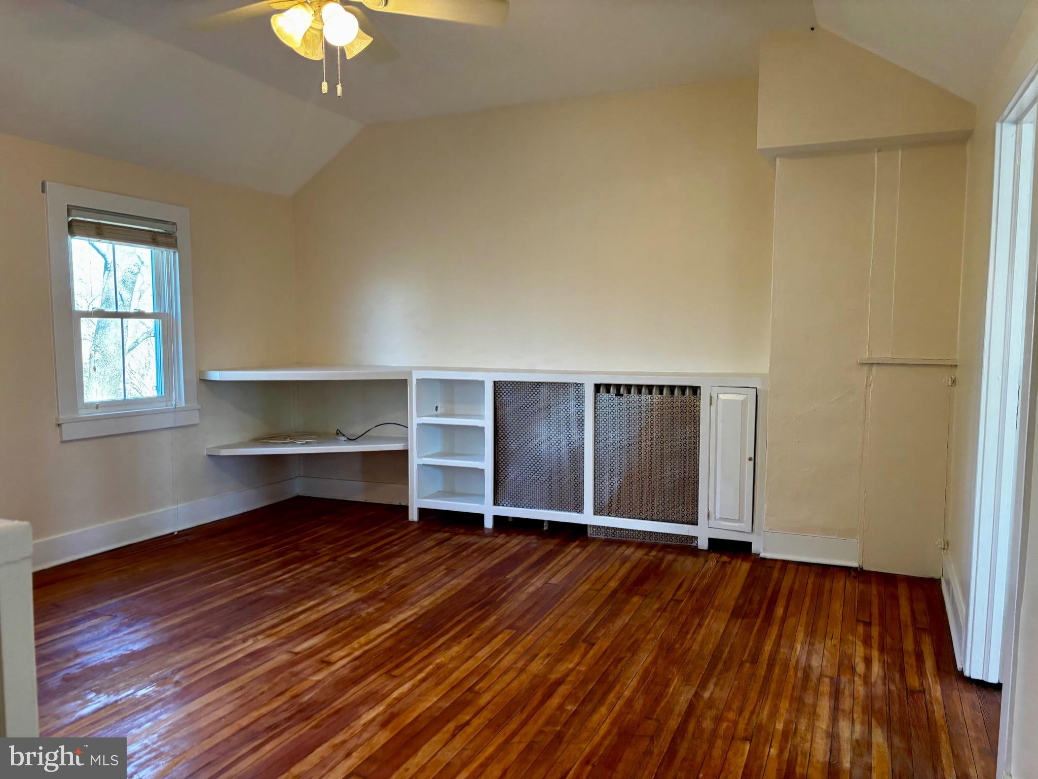 8122 JOHN MOSBY HWY.