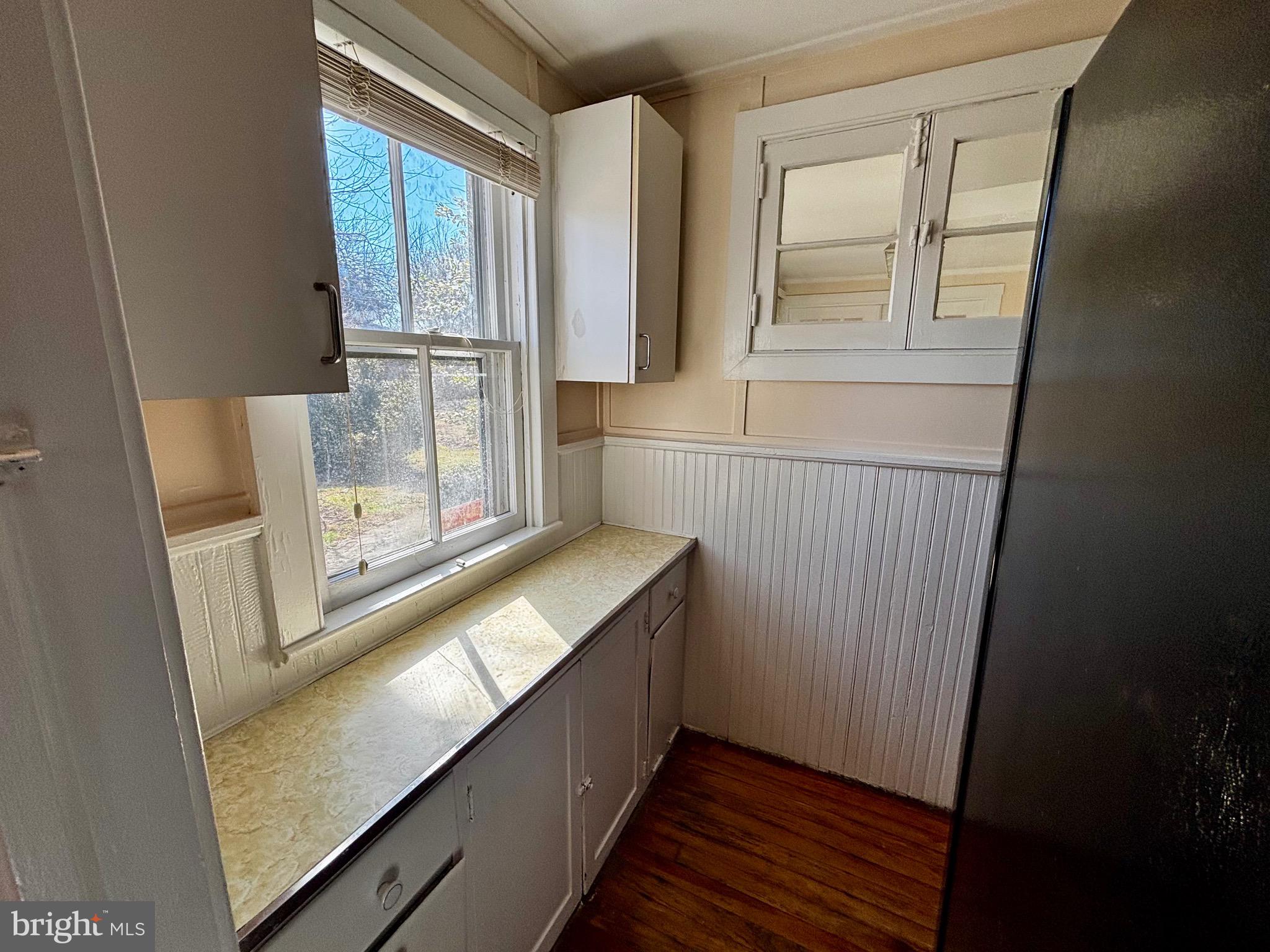 8122 JOHN MOSBY HWY.