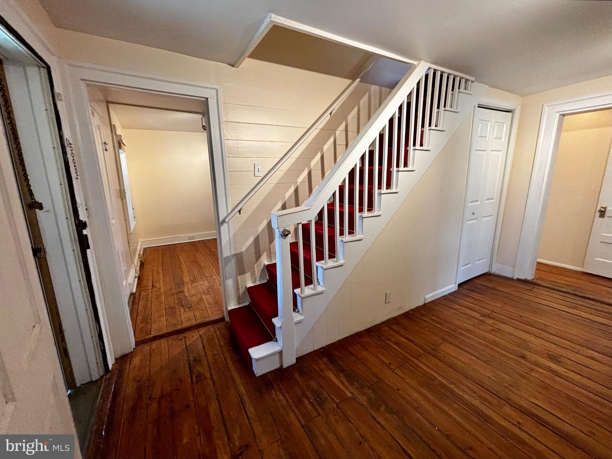 8122 JOHN MOSBY HWY.