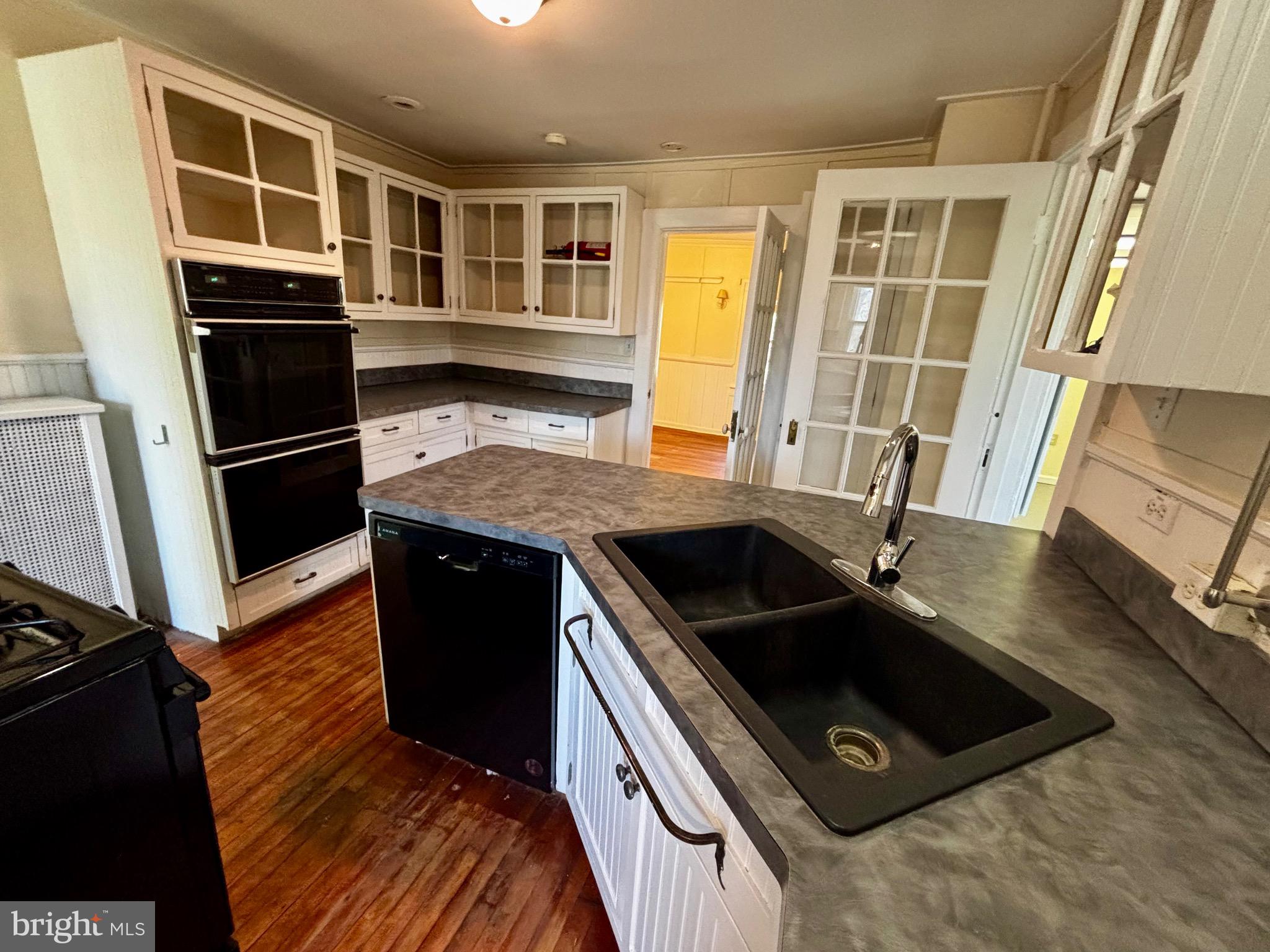 8122 JOHN MOSBY HWY.