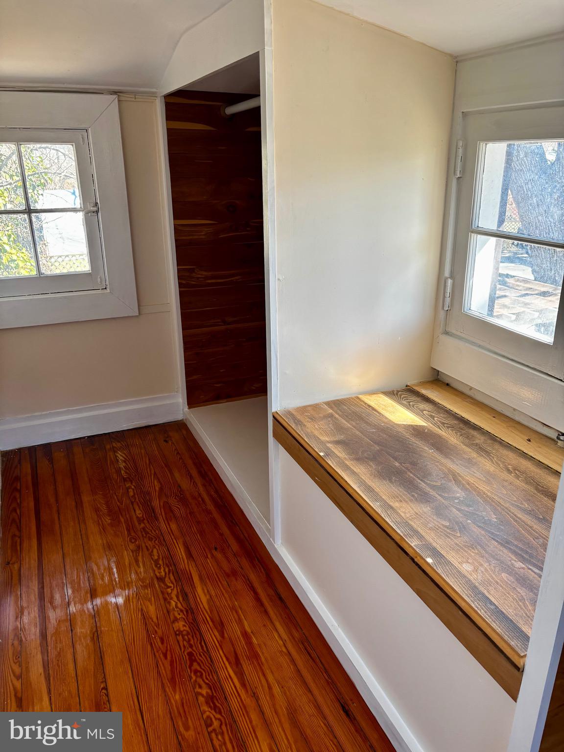 8122 JOHN MOSBY HWY.