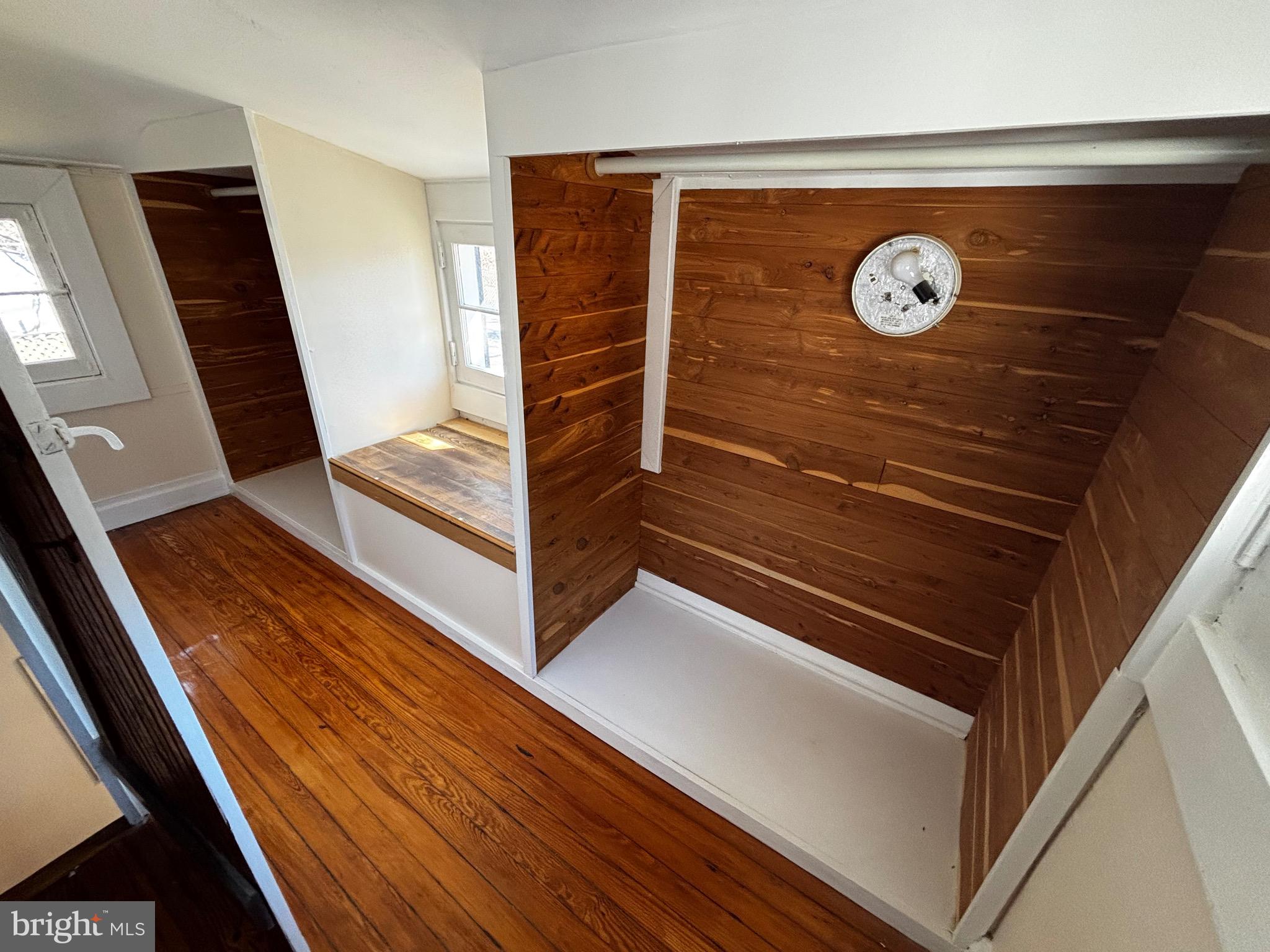 8122 JOHN MOSBY HWY.