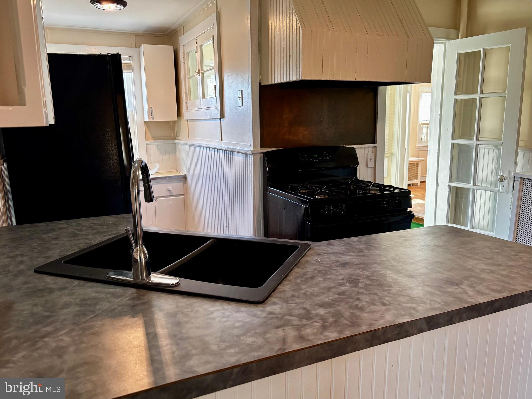 8122 JOHN MOSBY HWY.