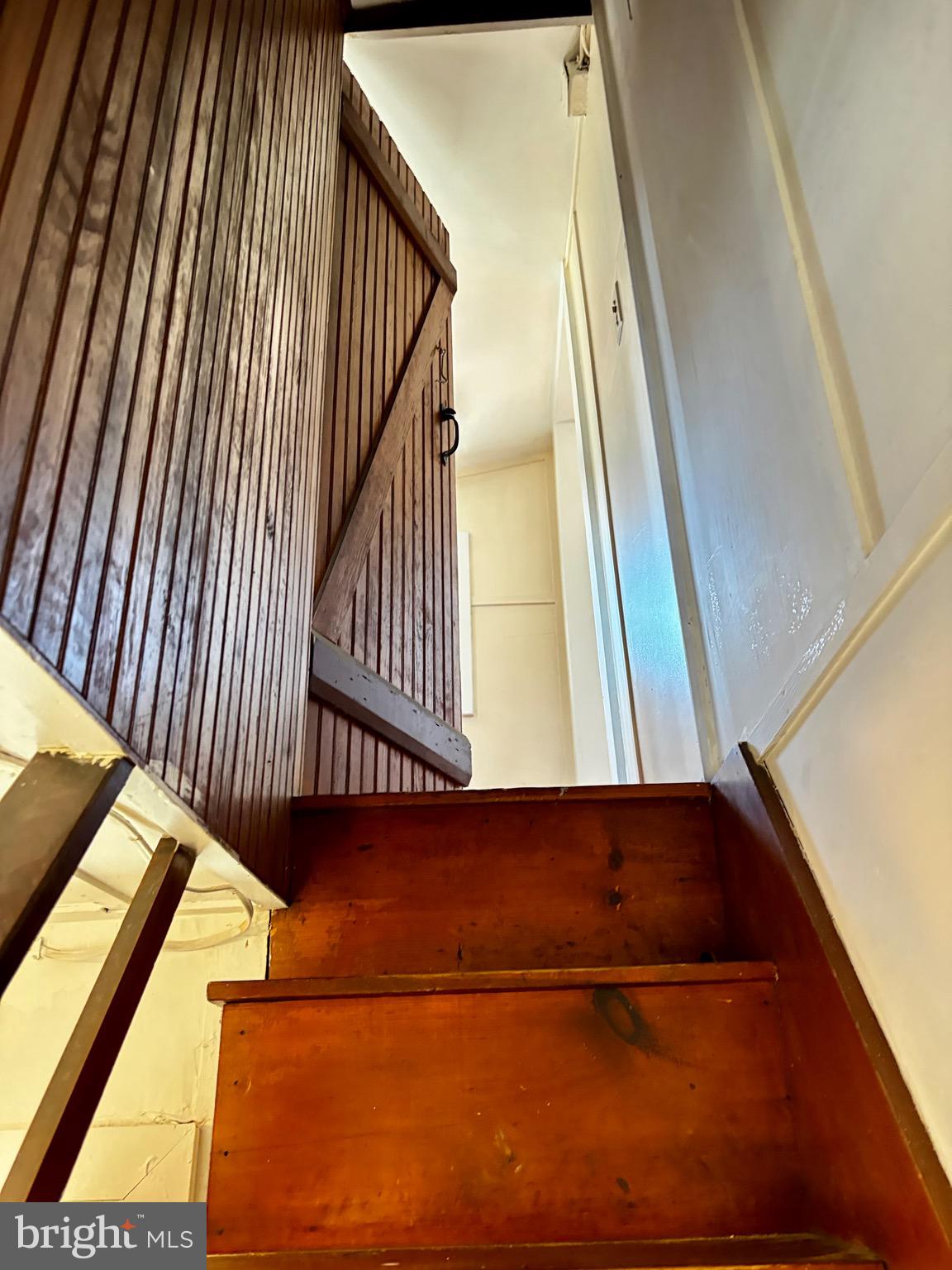 8122 JOHN MOSBY HWY.