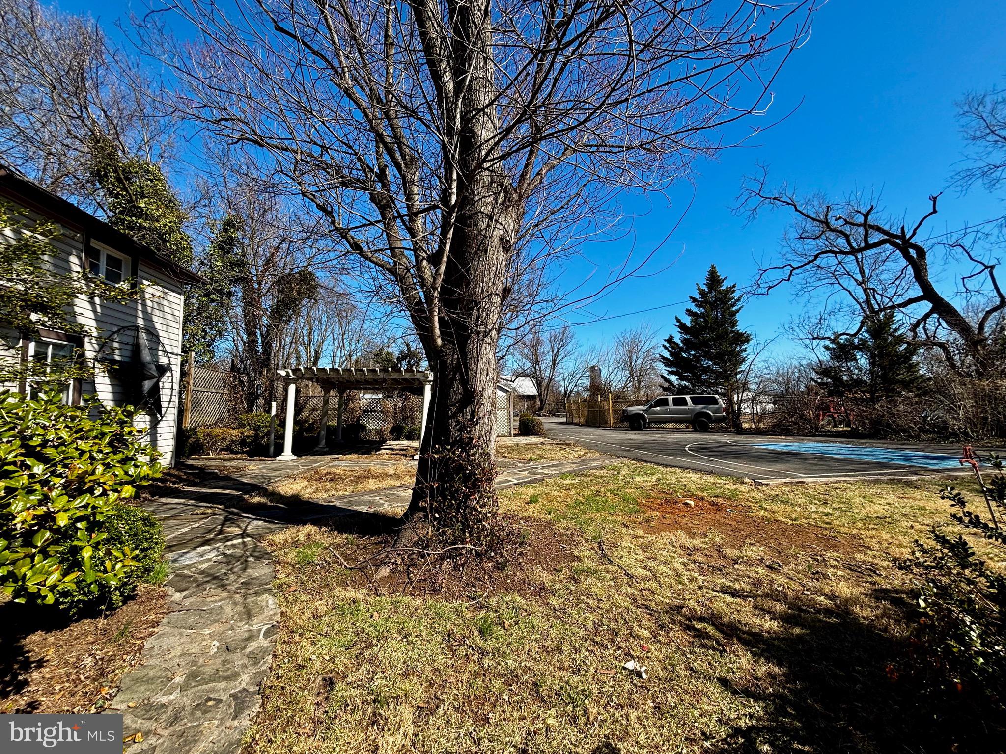 8122 JOHN MOSBY HWY.