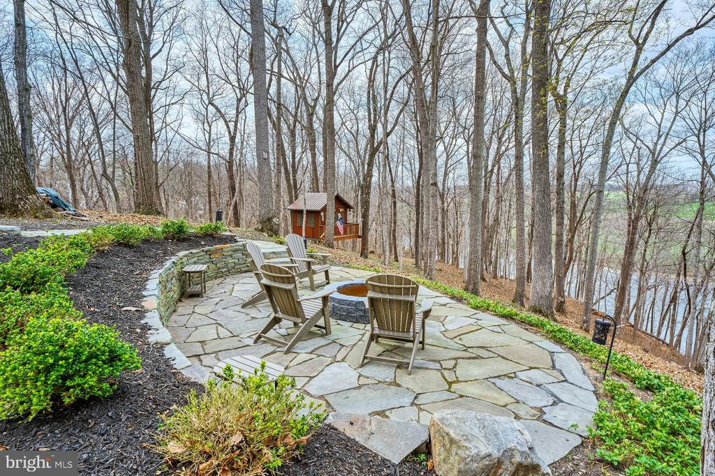 84 CARDINAL LANE
