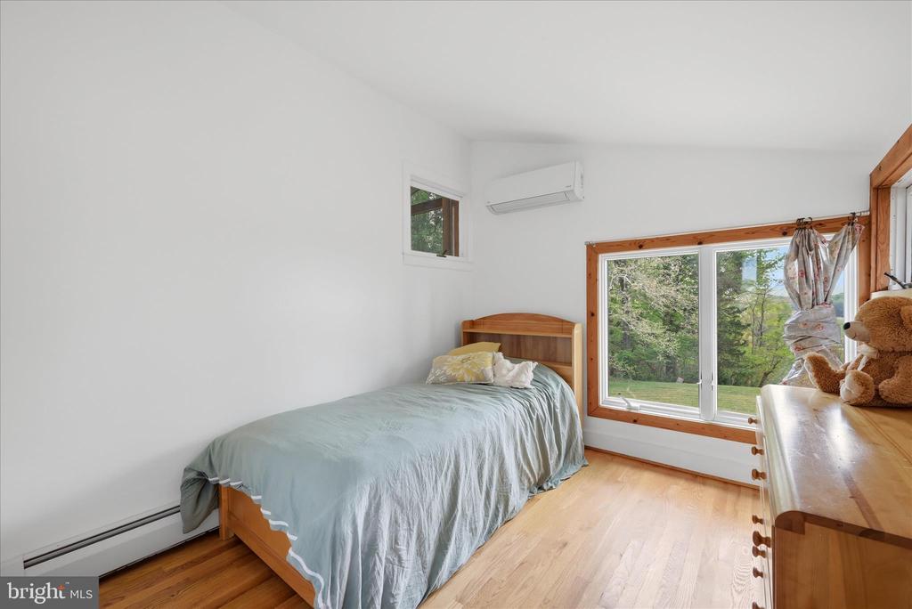 4001 CALMES NECK LANE