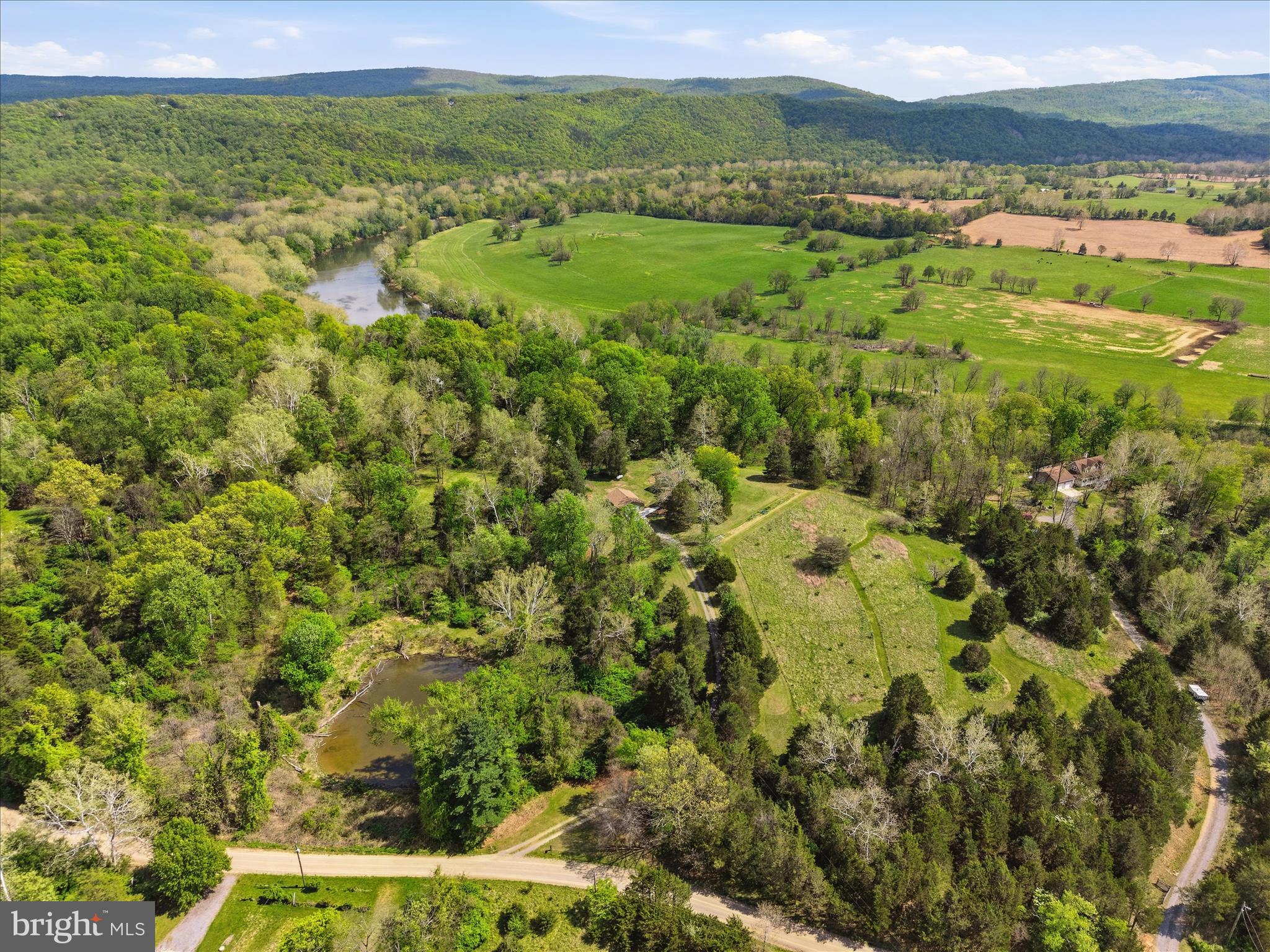 4001 CALMES NECK LANE