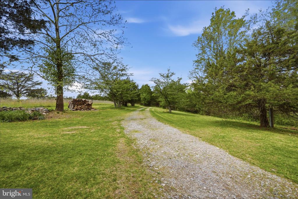 4001 CALMES NECK LANE