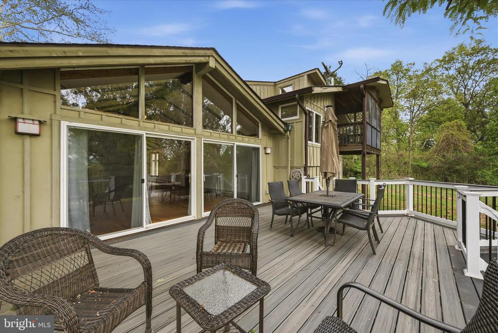 4001 CALMES NECK LANE