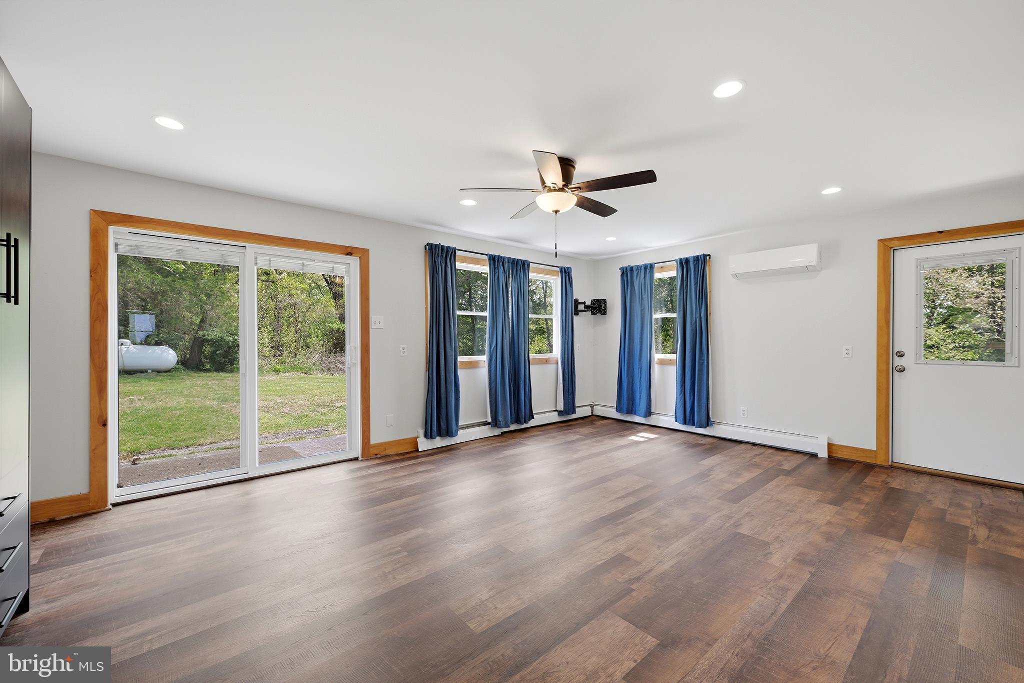4001 CALMES NECK LANE