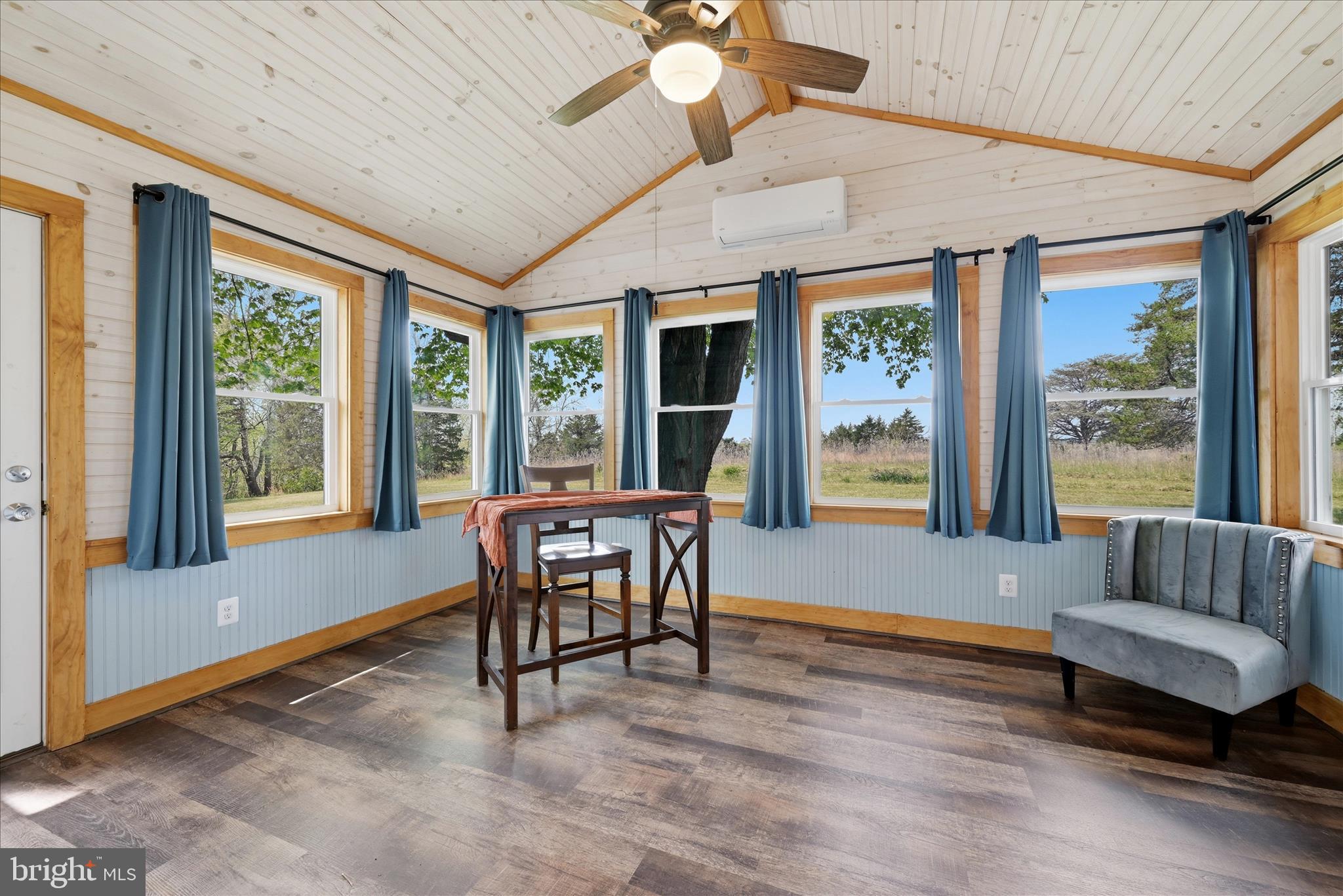 4001 CALMES NECK LANE