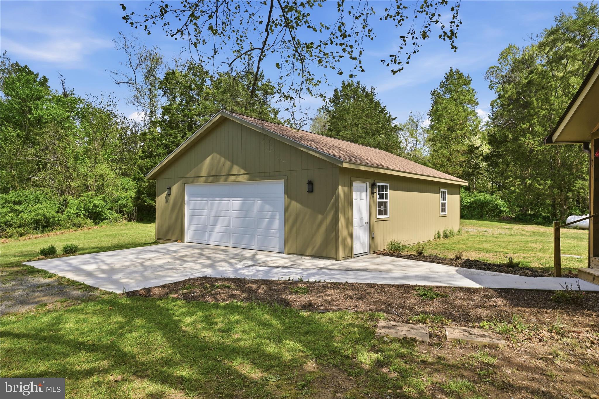 4001 CALMES NECK LANE