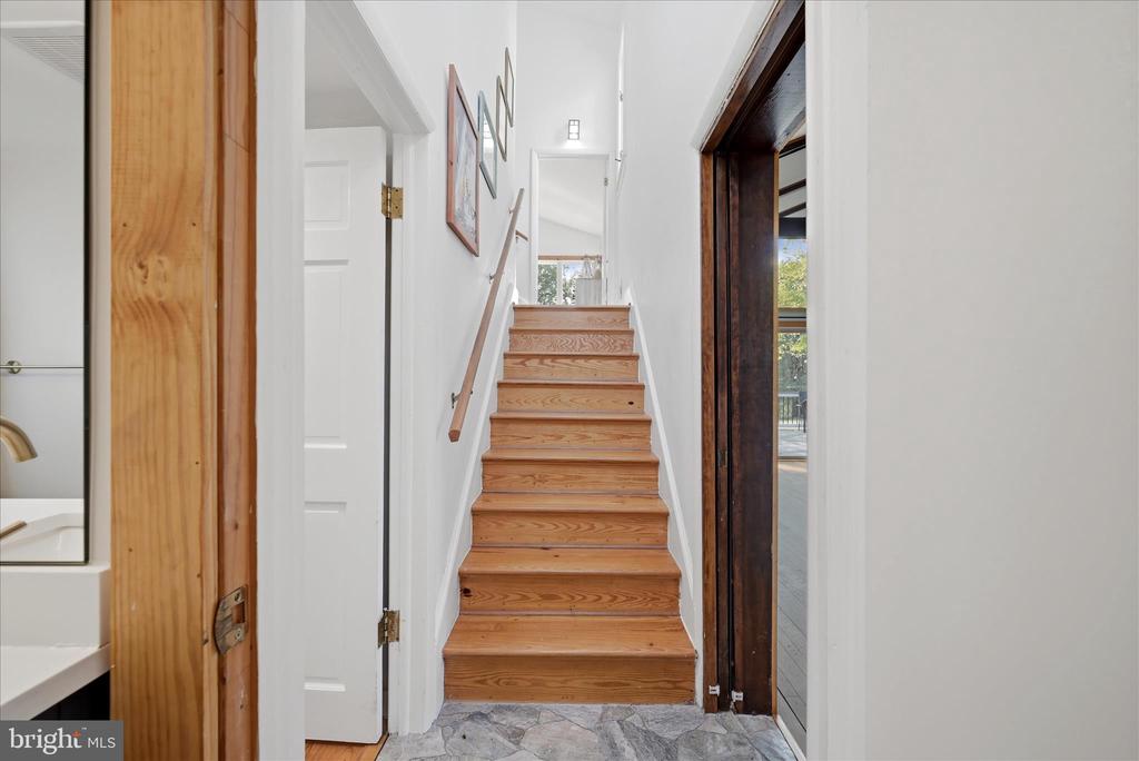 4001 CALMES NECK LANE