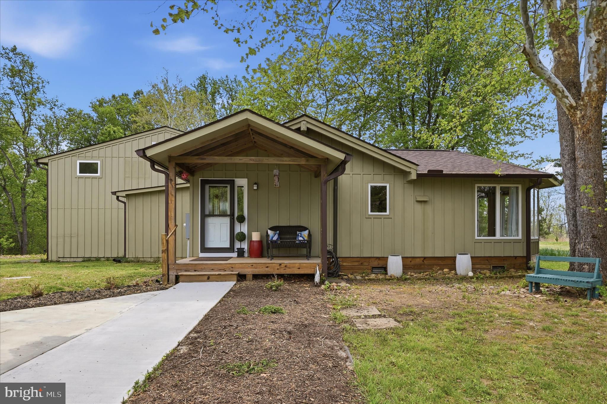 4001 CALMES NECK LANE