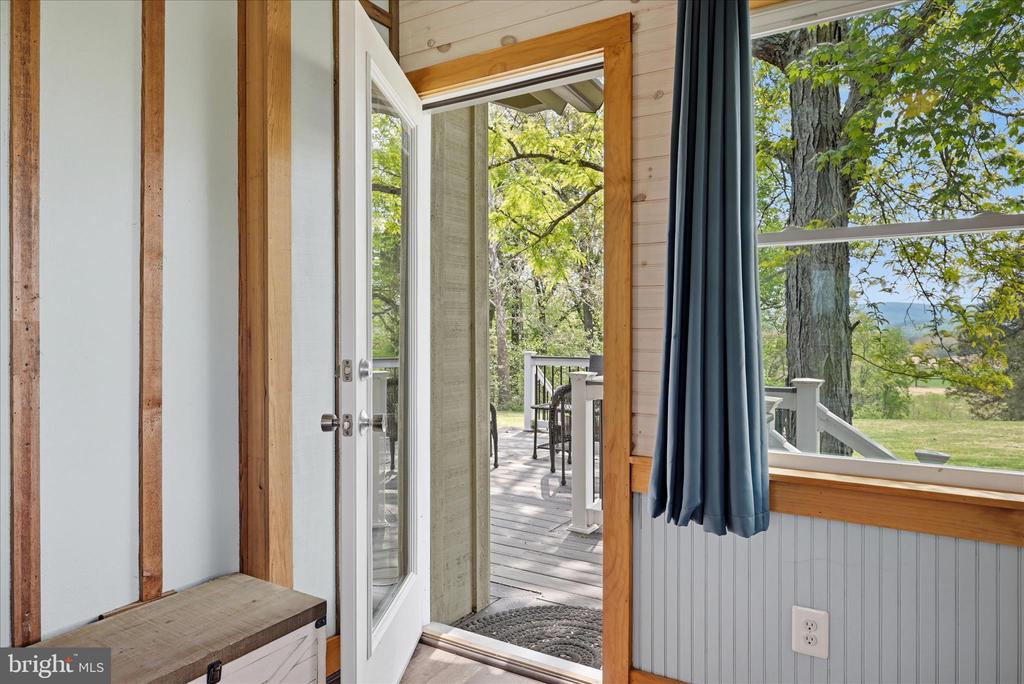 4001 CALMES NECK LANE