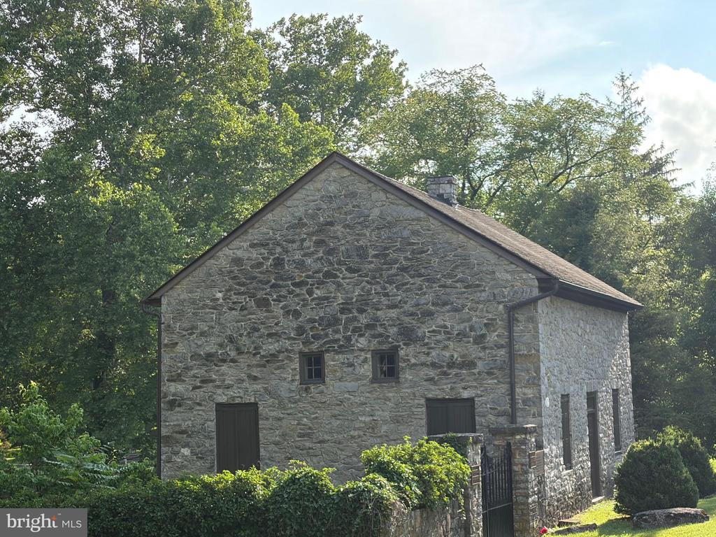 1801 OLD CHAPEL ROAD
