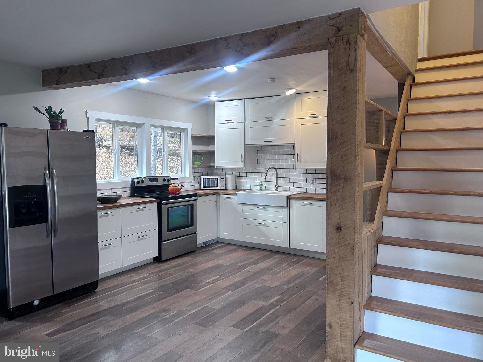 132 PINECREST LN