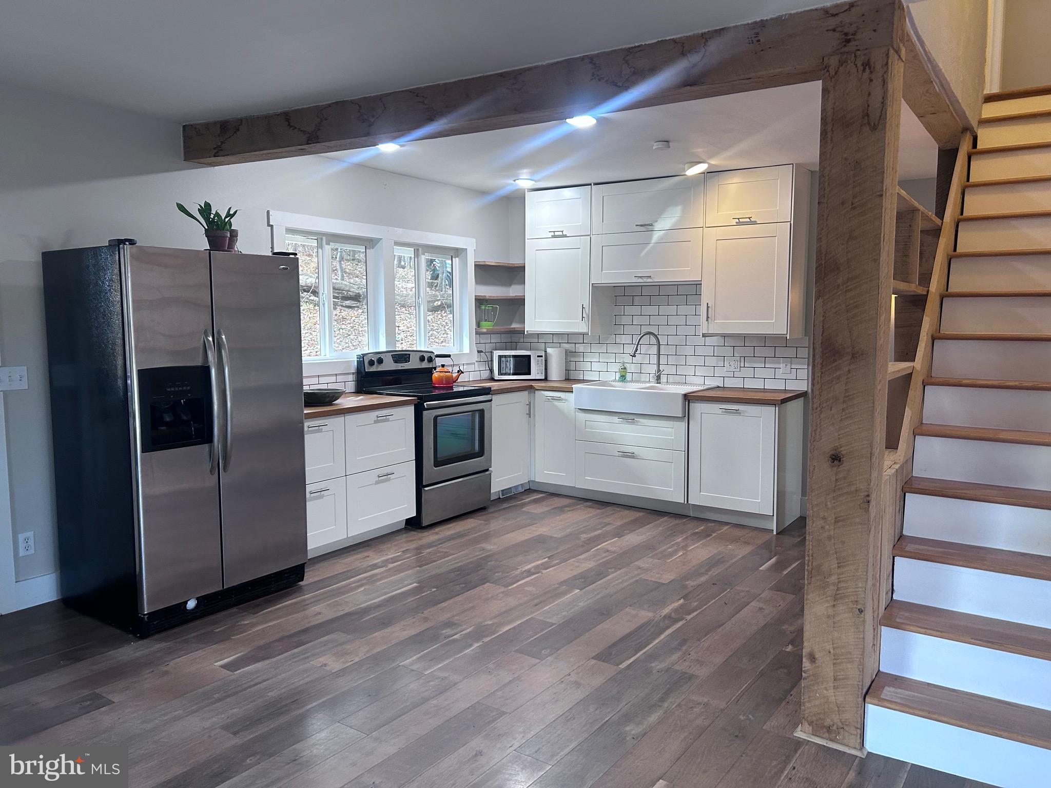 132 PINECREST LN