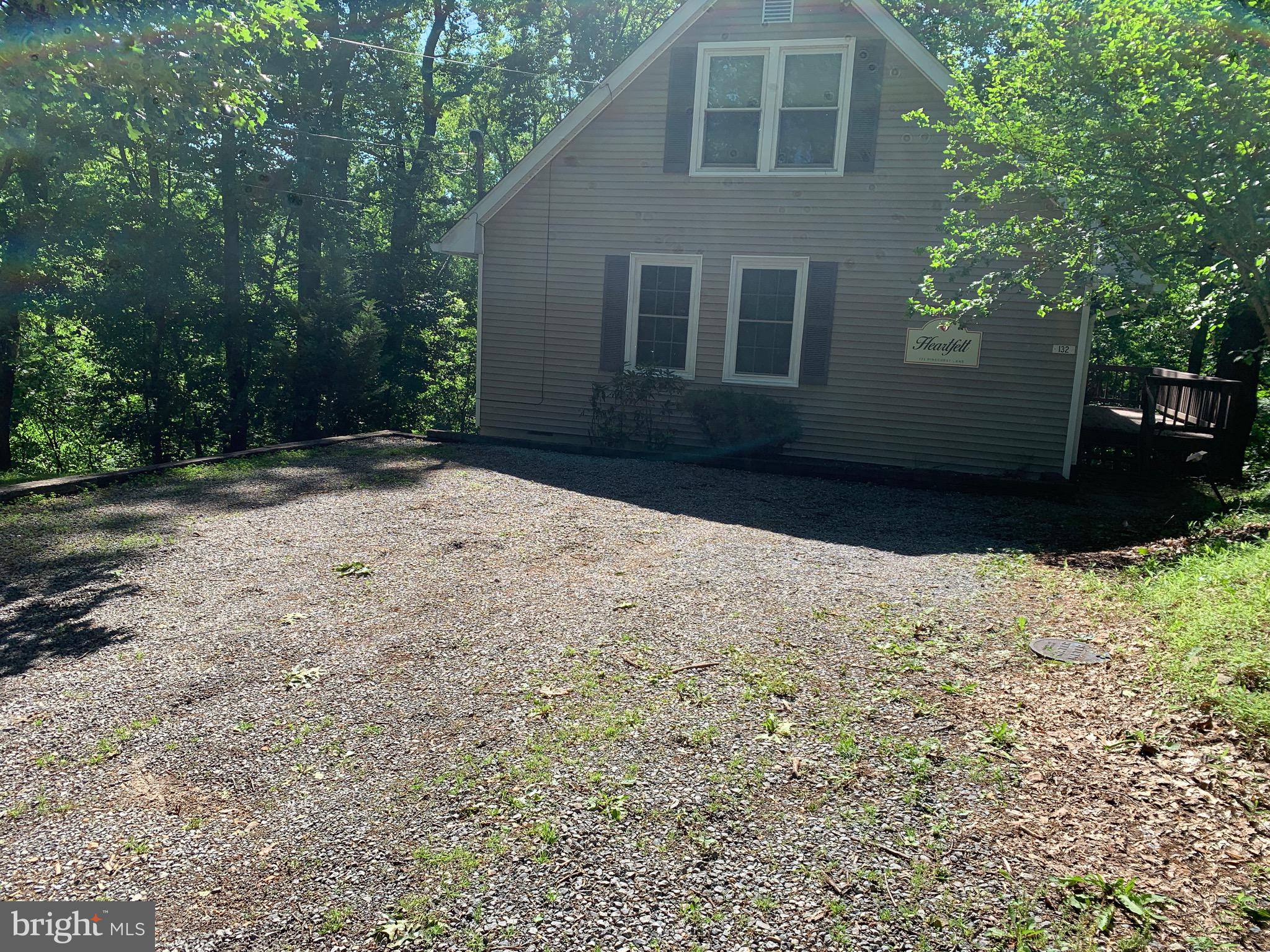 132 PINECREST LN