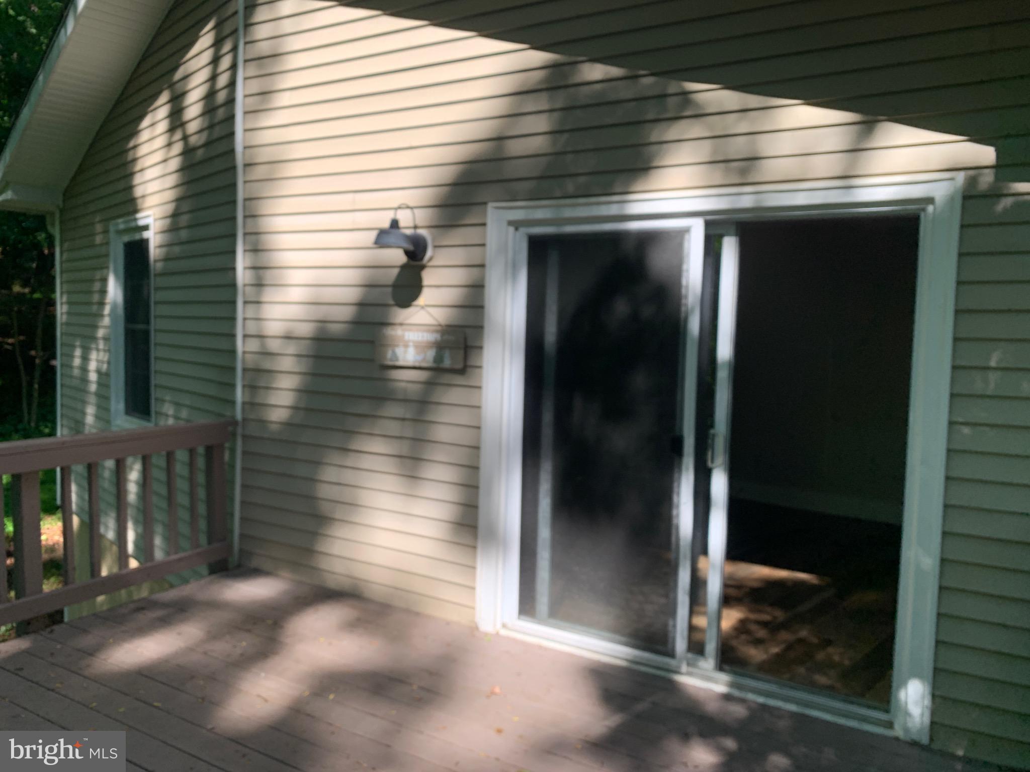 132 PINECREST LN