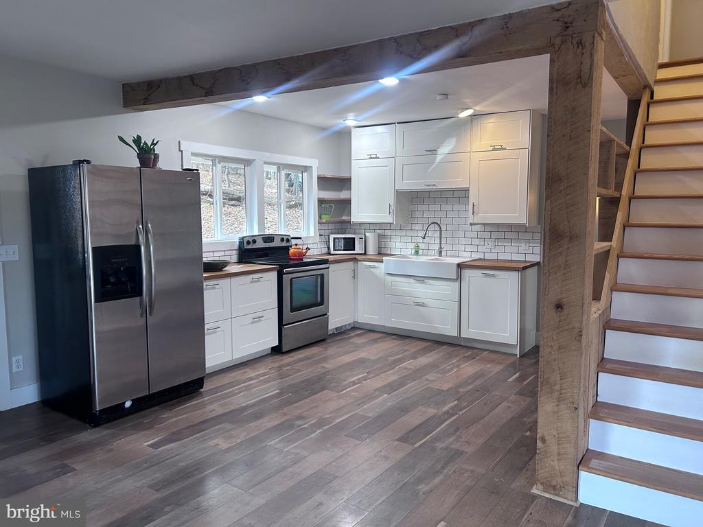 132 PINECREST LN