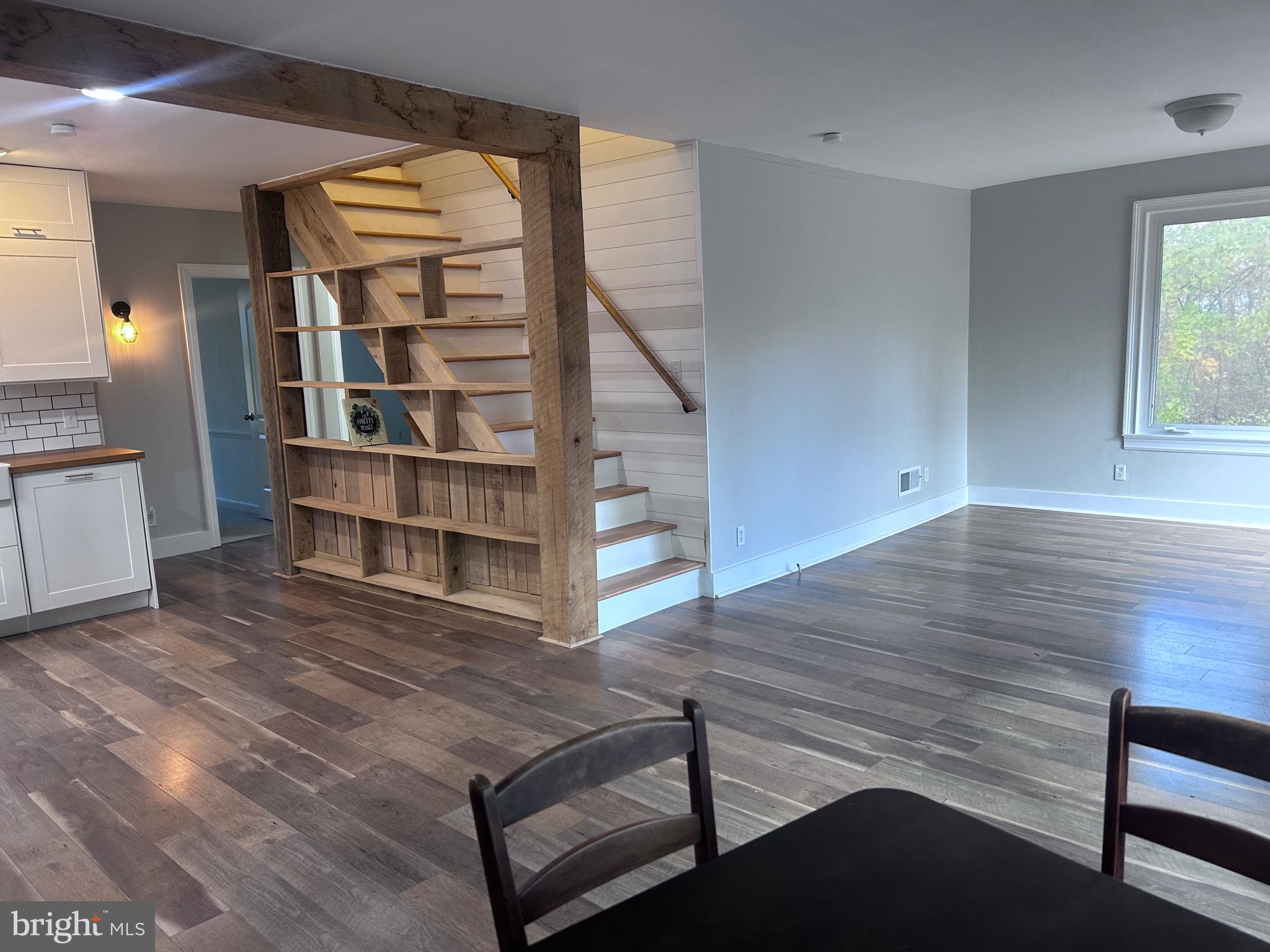 132 PINECREST LN