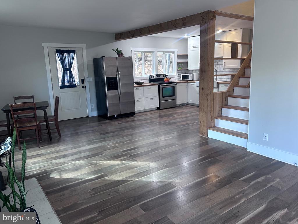 132 PINECREST LN