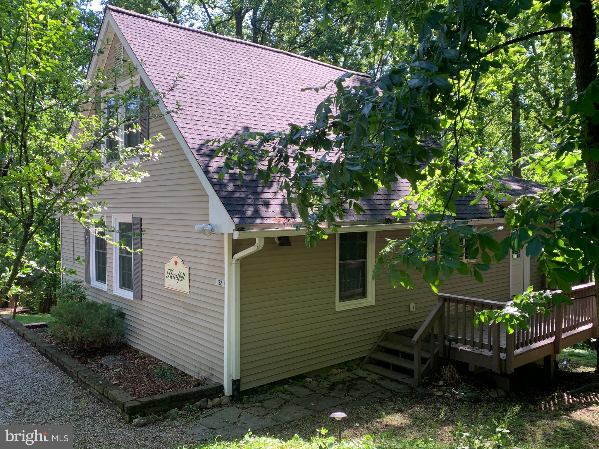 132 PINECREST LN