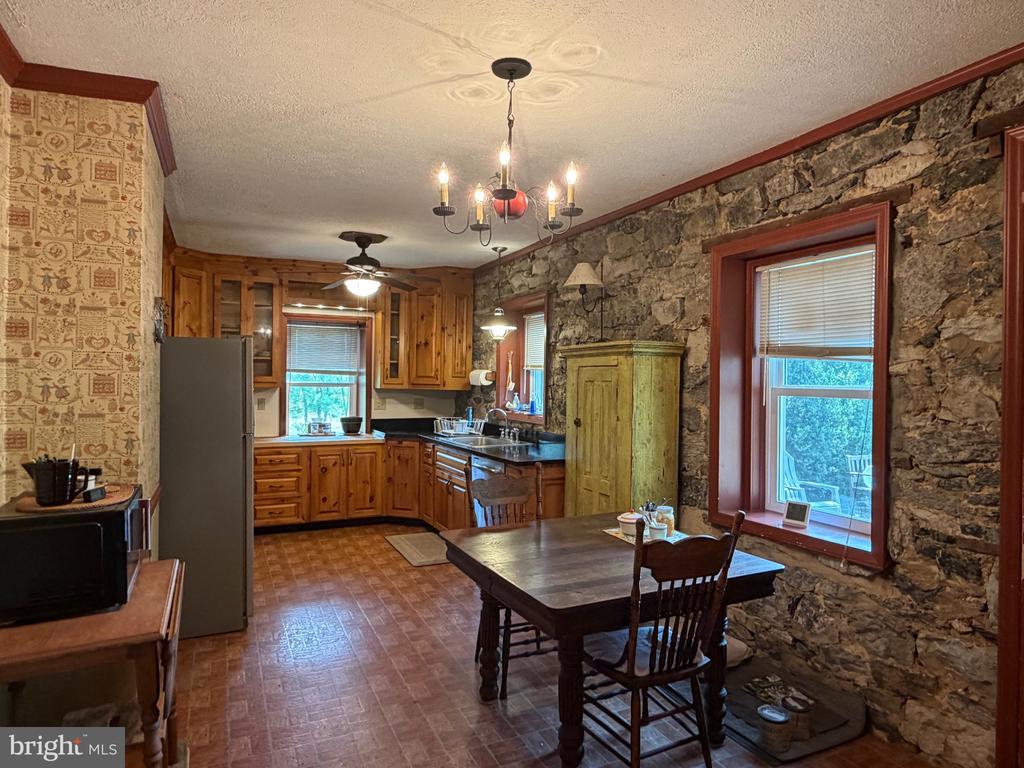 936 GUN BARREL RD