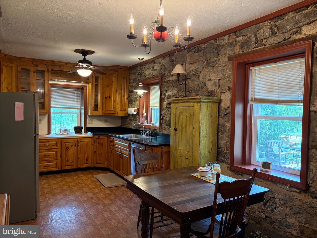 936 GUN BARREL RD