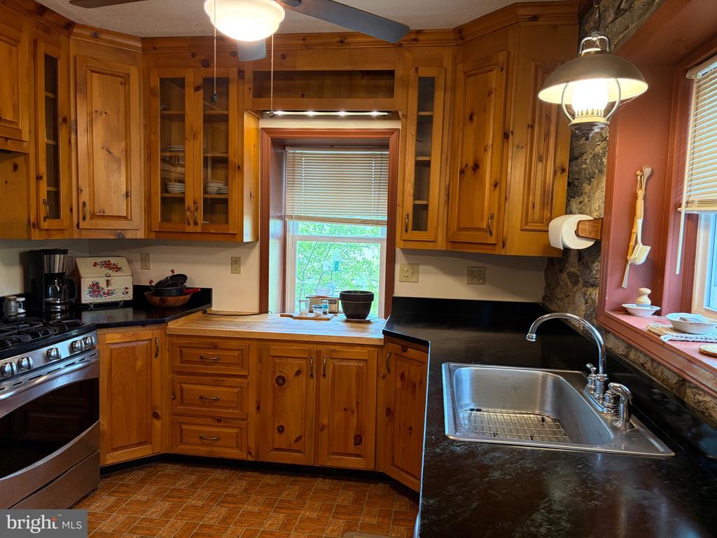936 GUN BARREL RD