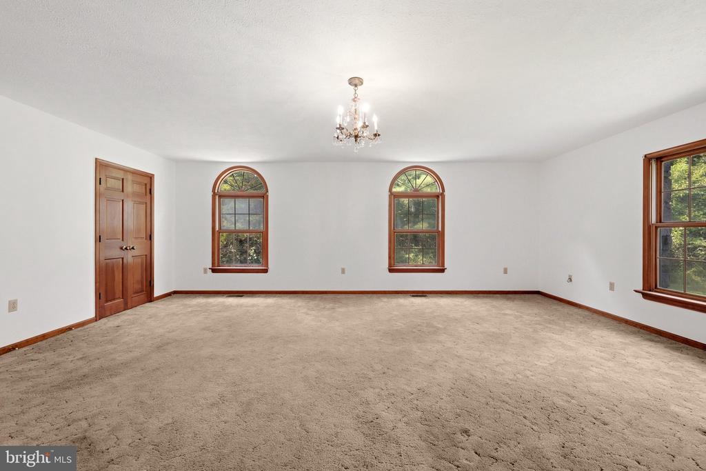 10393 HARRY BYRD HIGHWAY