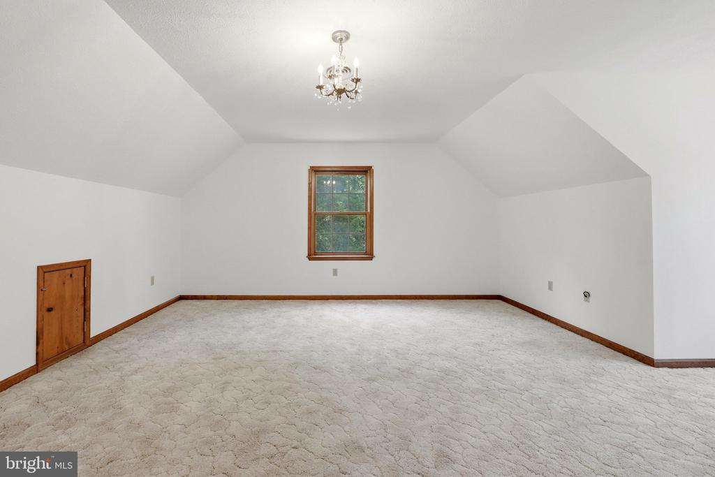 10393 HARRY BYRD HIGHWAY